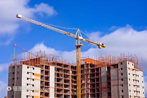 公寓施工現場建筑勞務分包 模式、管理與優化路徑